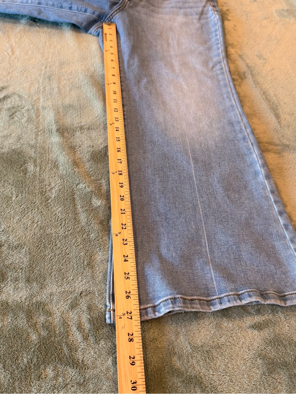 LC Lauren Conrad Women’s Light Wash Bootcut Stretch Jeans 14P Petite Blue Denim - Picture 6 of 9